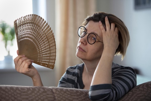 Understanding Hot Flashes and Practical Prevention Tips